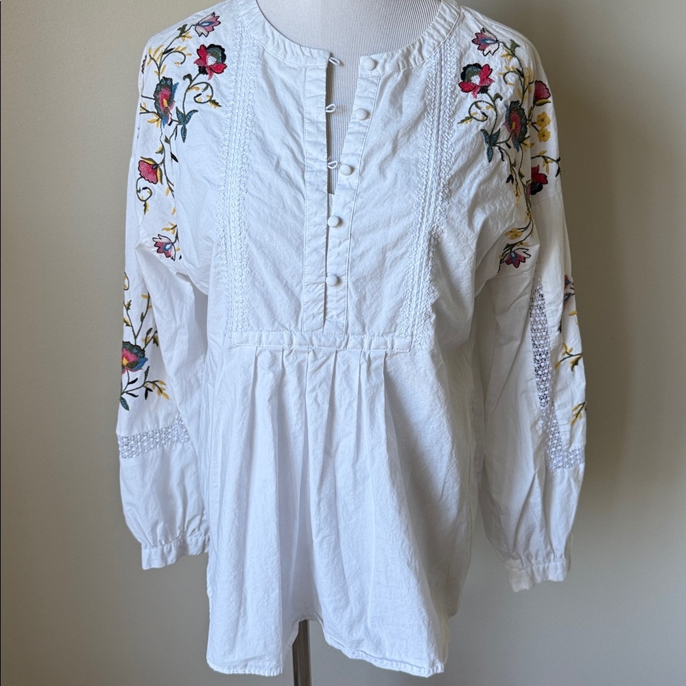 Ann Taylor LOFT Floral Embroidered Boho Top 🌼